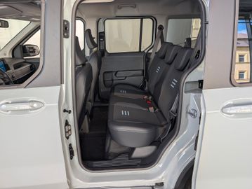 Ford Tourneo Courier Active Automatik Dach weiß
