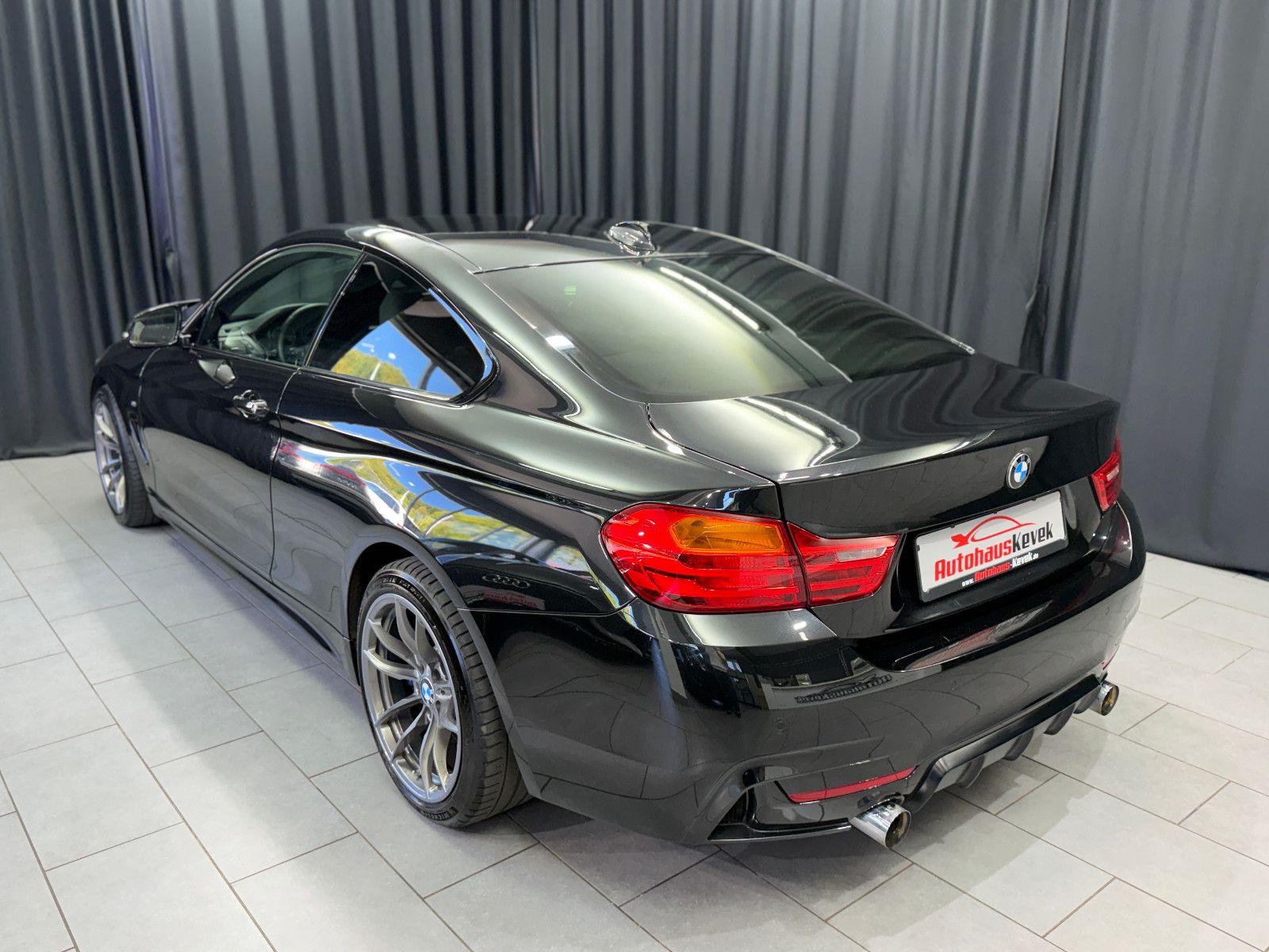 Fahrzeugabbildung BMW 435 i Coupe|SCHALTER|M-Performance|HIFI|LEDER
