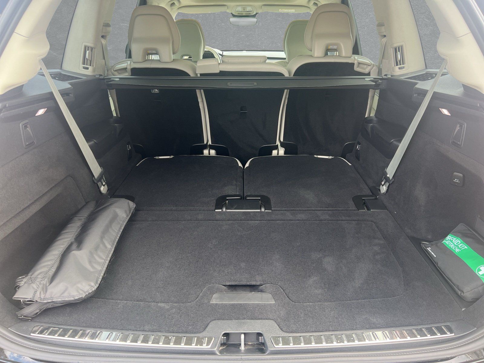 Volvo XC90 T8 Ultimate Dark AHK Luftfahrwerk foto 11