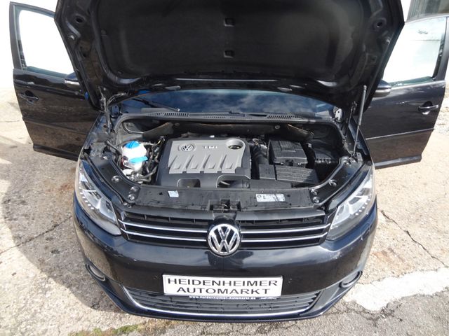 Fahrzeugabbildung Volkswagen Touran Cup/2.Hd/Xenon/StH/Pano/AHK