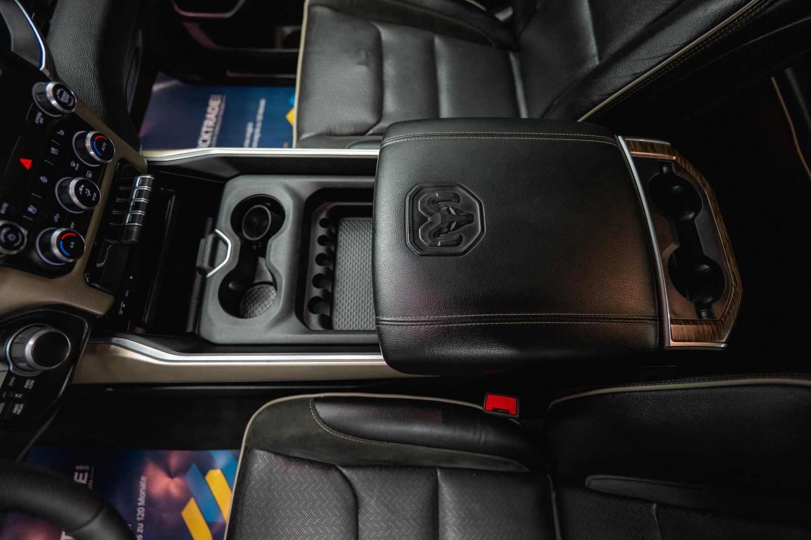 Fahrzeugabbildung Dodge RAM 5.7 V8 HEMI 4x4 NIGHT-Edition LARAMIE *LED*