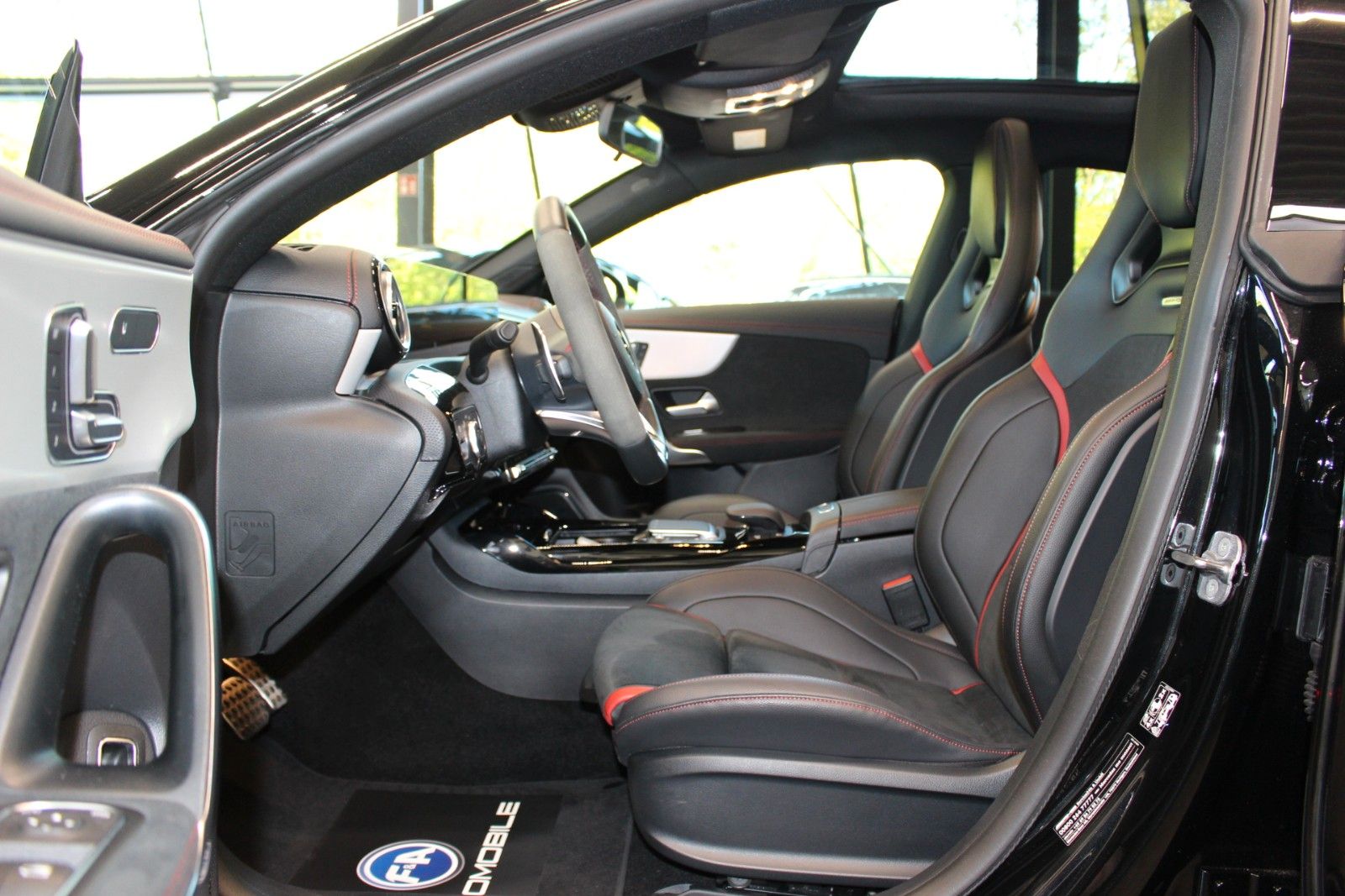Fahrzeugabbildung Mercedes-Benz CLA 35 AMG 4Matic 1. Hand*Pano*Ambiente*MWST