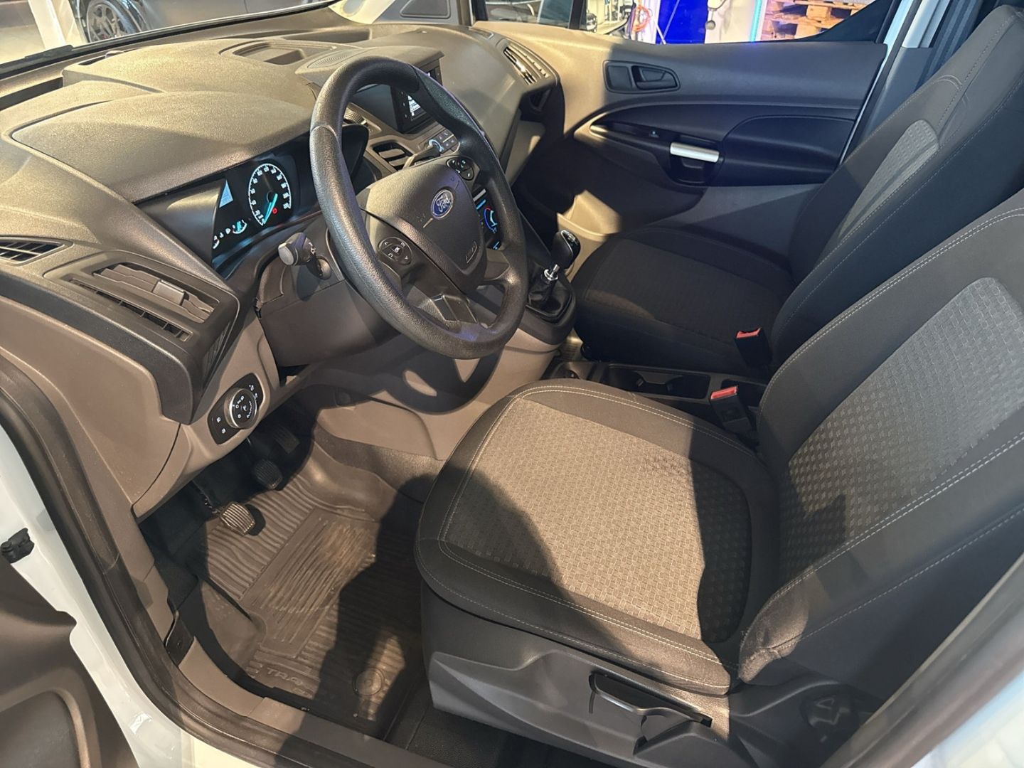 Fahrzeugabbildung Ford Transit Connect Kasten Trend 1.5 EcoBlue EU6d  D