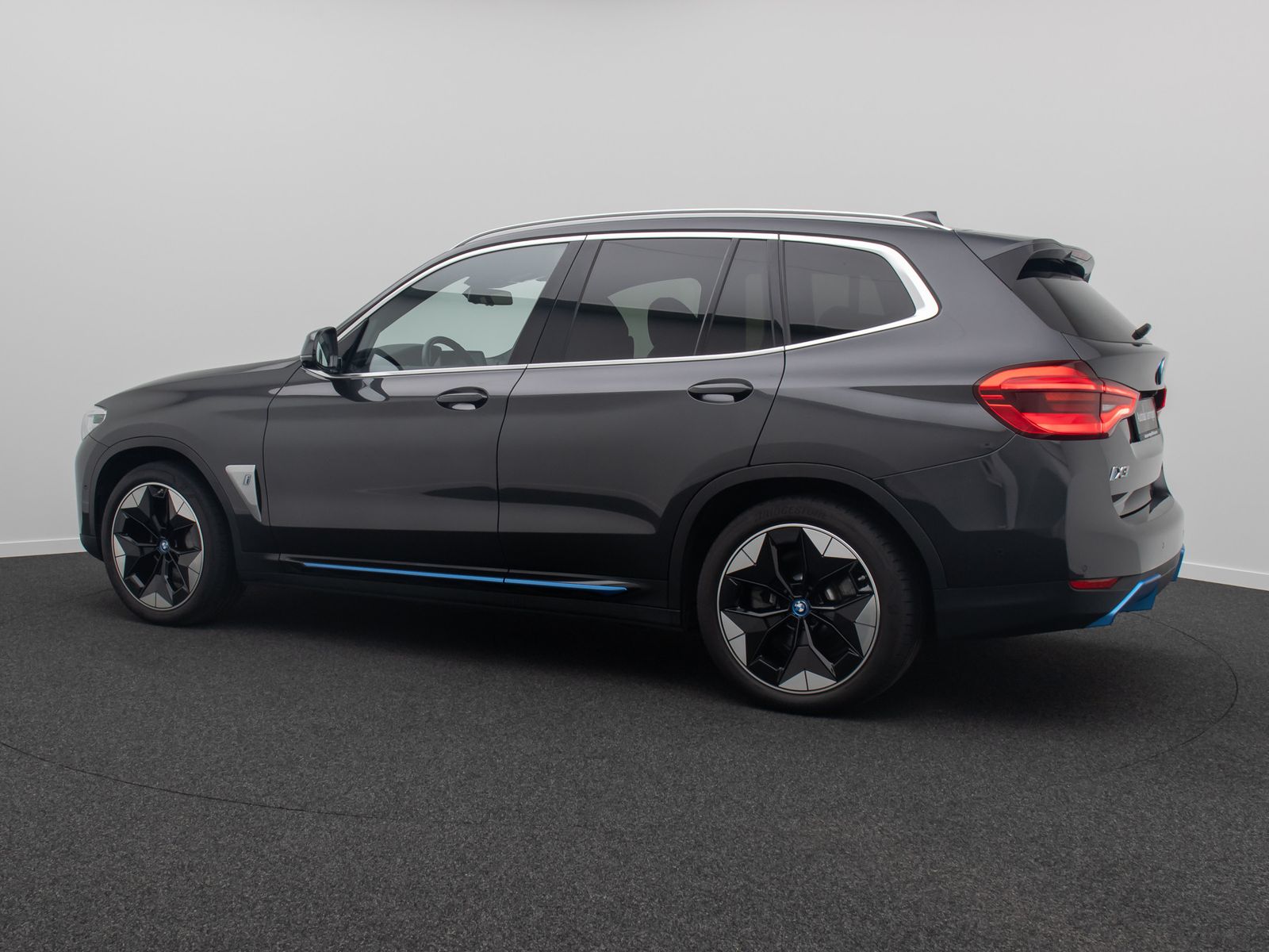 Fahrzeugabbildung BMW iX3 Impressive ACC HUD DAB 360° Panorama 20Zoll