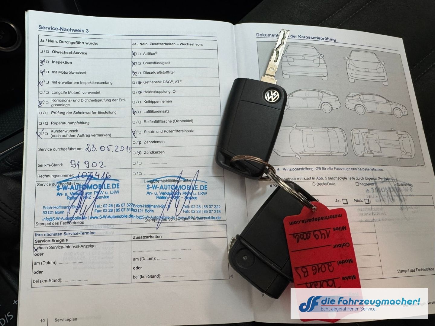 Fahrzeugabbildung Volkswagen Touran Comfortline TDi  DSGPano LED Navi Massage