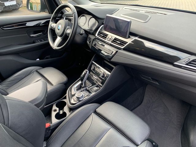 Fahrzeugabbildung BMW 218i Active Tourer Sport Line+LED+HiFi+Leder+DAB