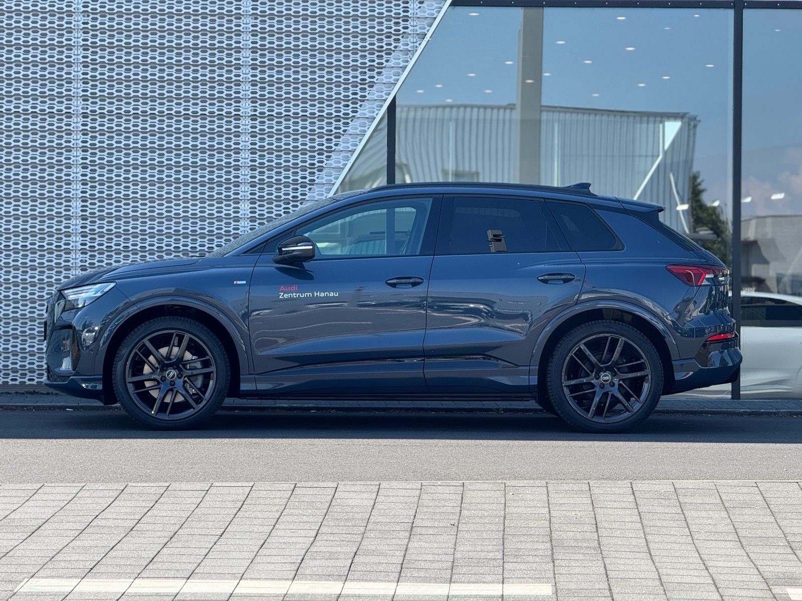 Audi Q4 e-tron - Bild 2