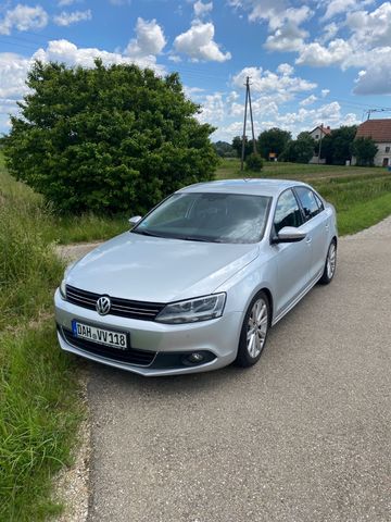 Volkswagen Jetta 1.4 TSI DSG