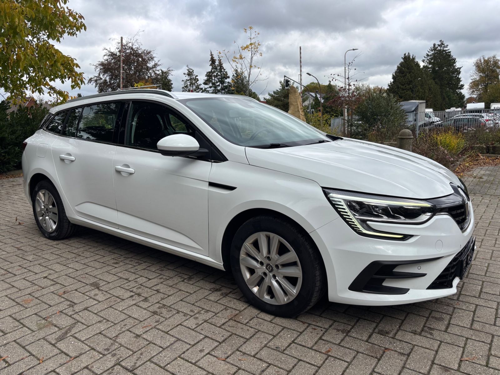RENAULT Megane