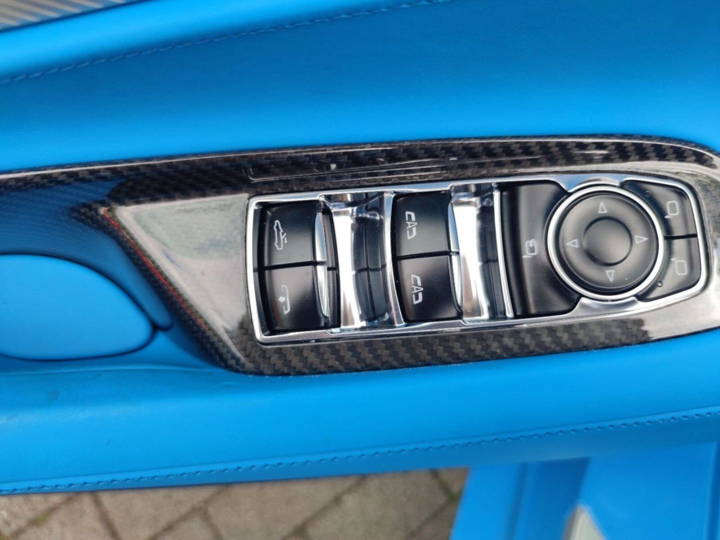 Fahrzeugabbildung Corvette C8 Stingray Cabrio 3LT 6.2 V8-Voll-Lift-Magnetic