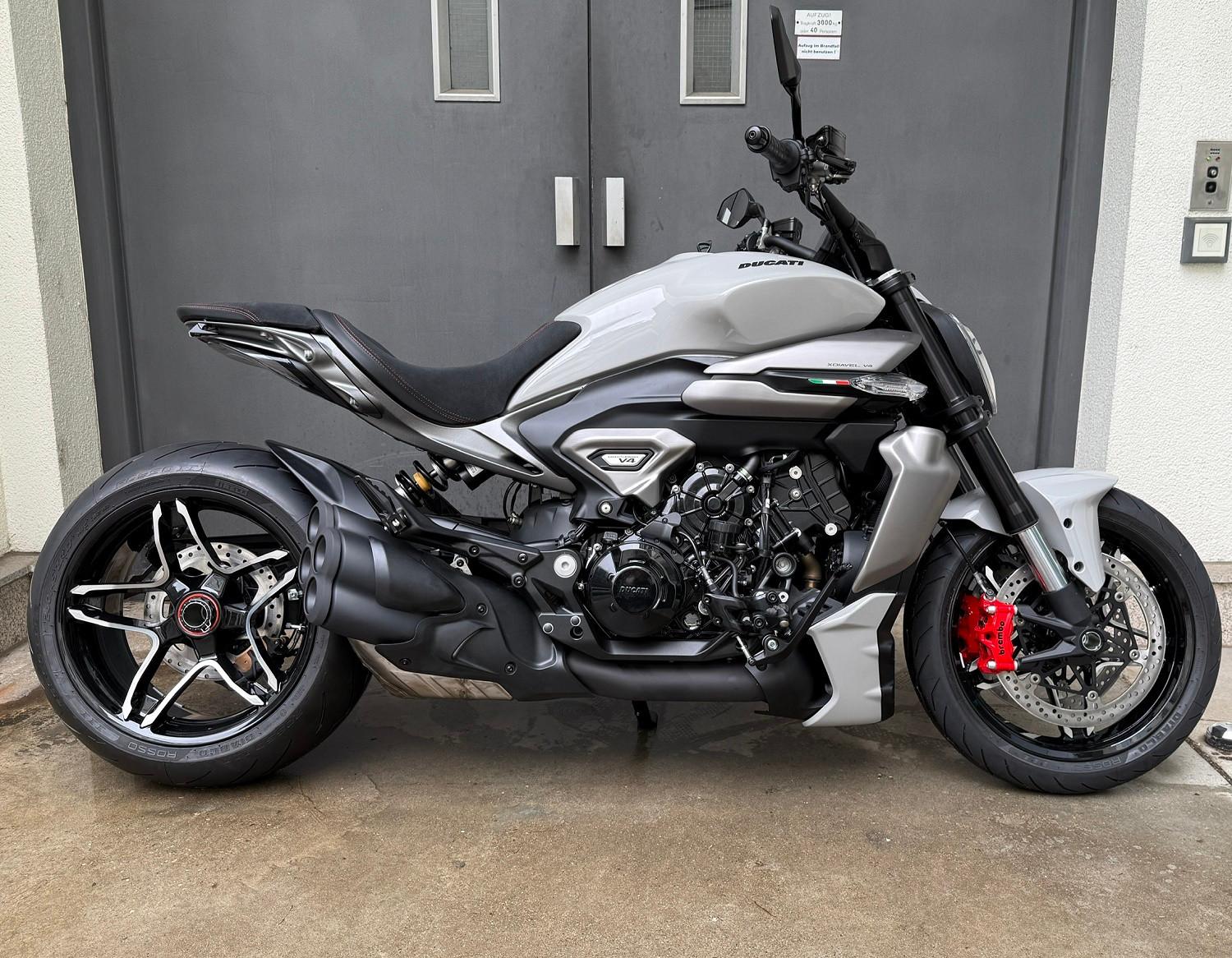 Ducati XDiavel V4 - PORSCHE KREIDE+ 5800€Zubeör