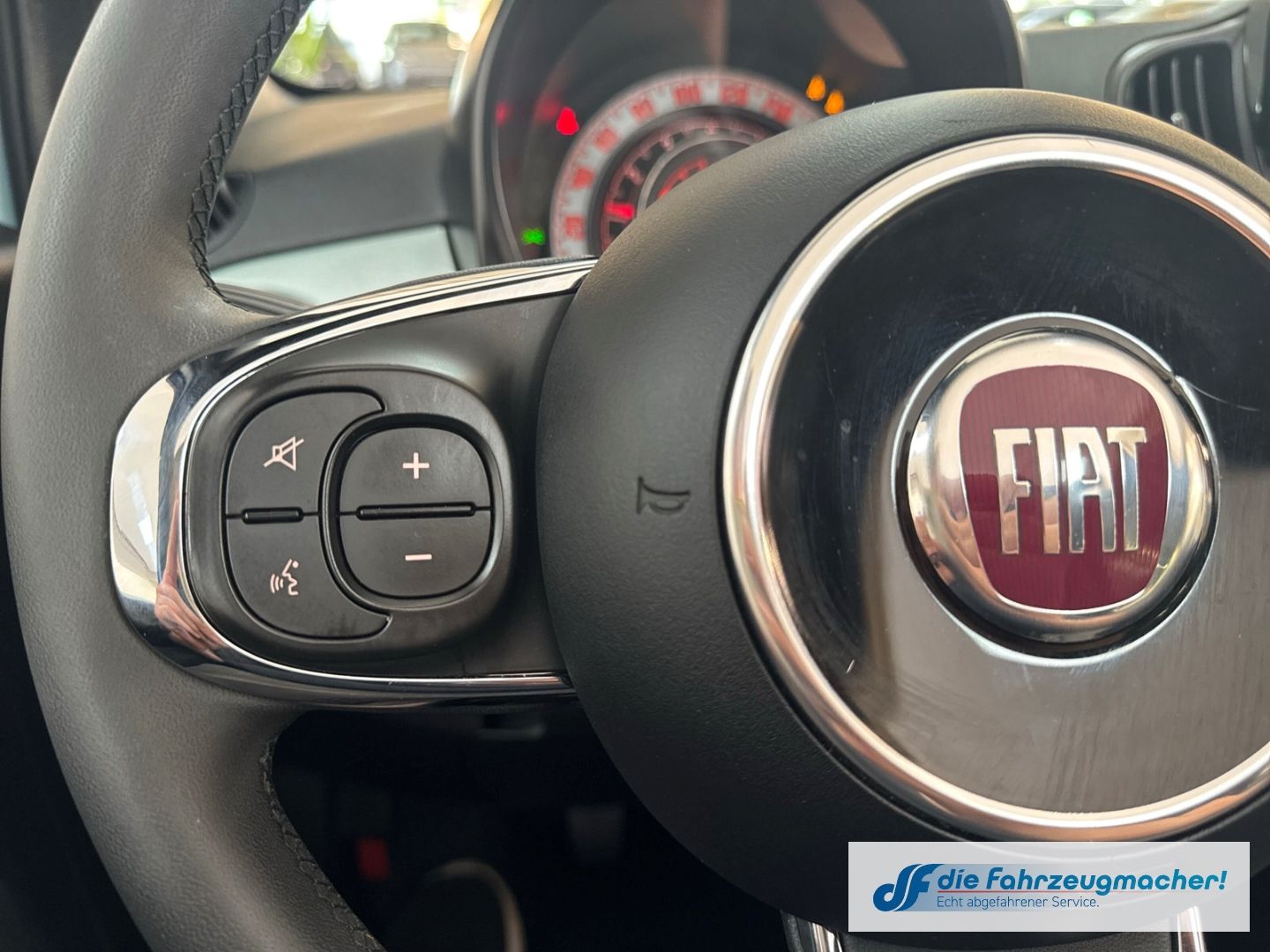 Fahrzeugabbildung Fiat 500 Cabrio Dolcevita 1.0 Mild Hybrid 5tkm Navi A