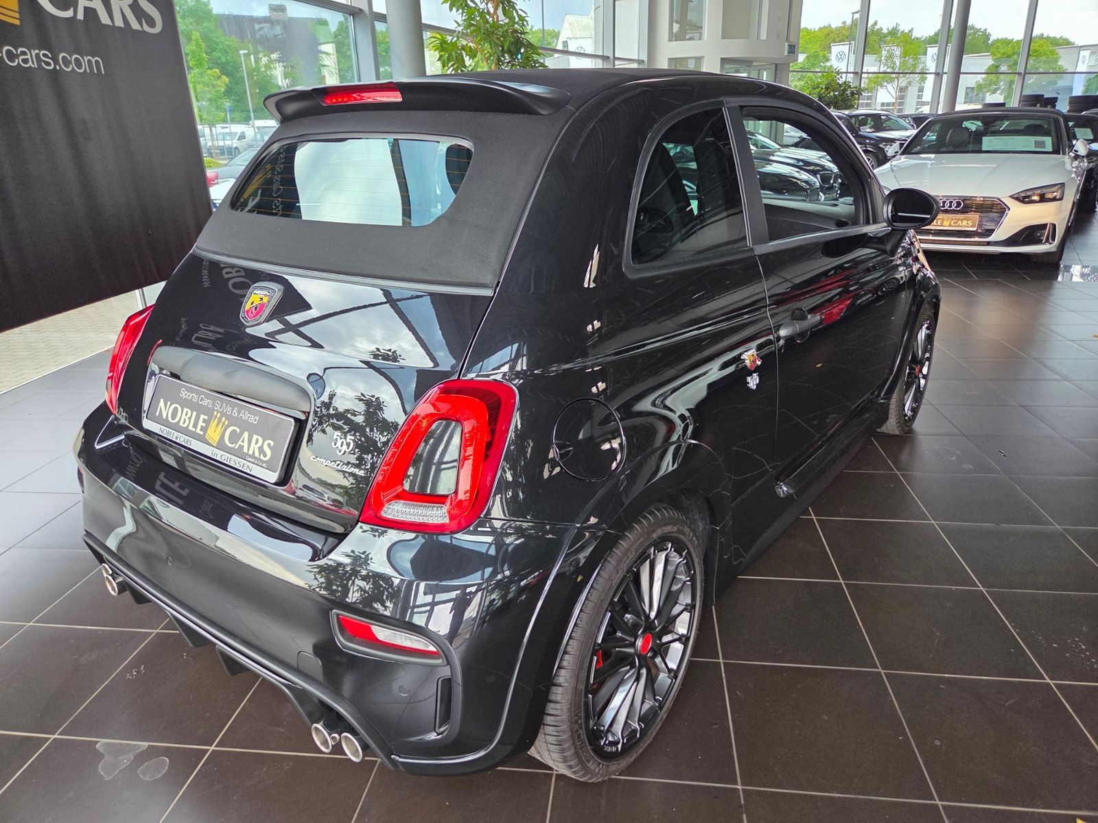 Fahrzeugabbildung Abarth 595C Competizione NAVI CarPlay