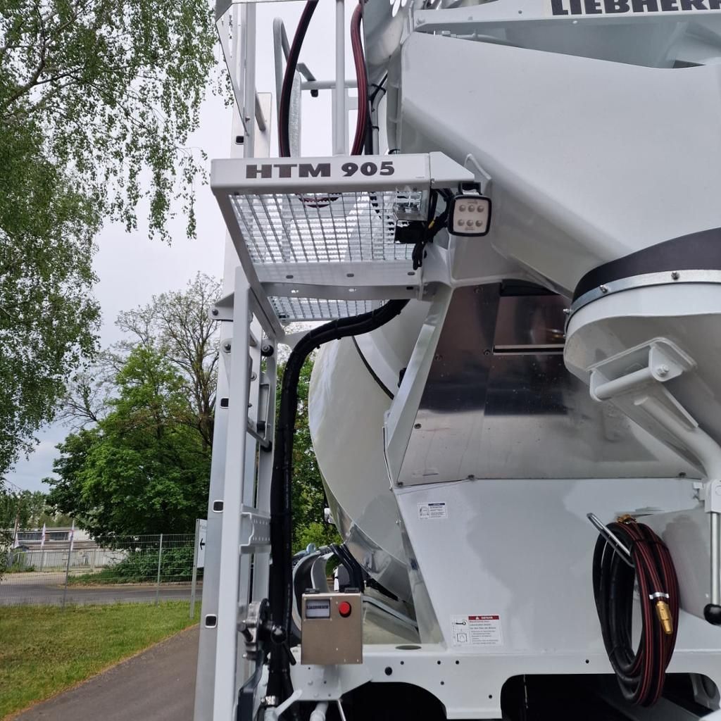 Fahrzeugabbildung Mercedes-Benz Arocs 3240 B 8x4/4 Liebherr Fahrmischer