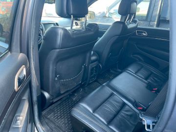 Jeep Grand Cherokee - 9