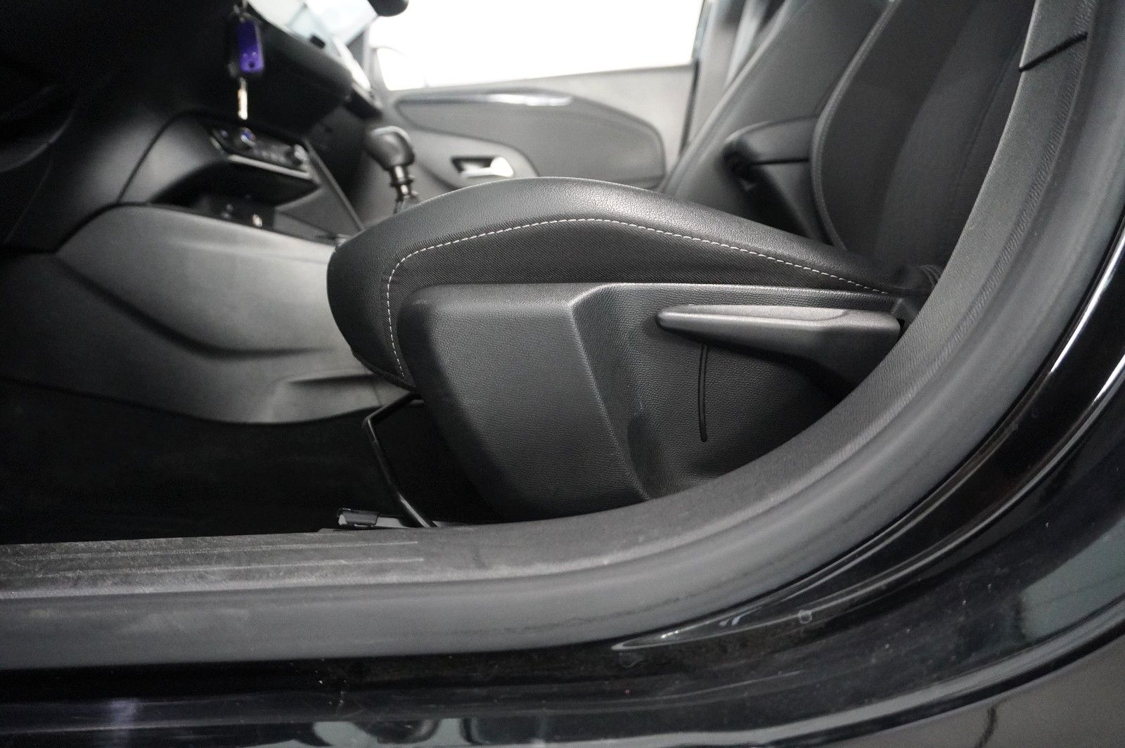 Fahrzeugabbildung Opel Corsa F 1.5D ELEGANCE NAVI/LED/KAMERA/SH/VIRTU.