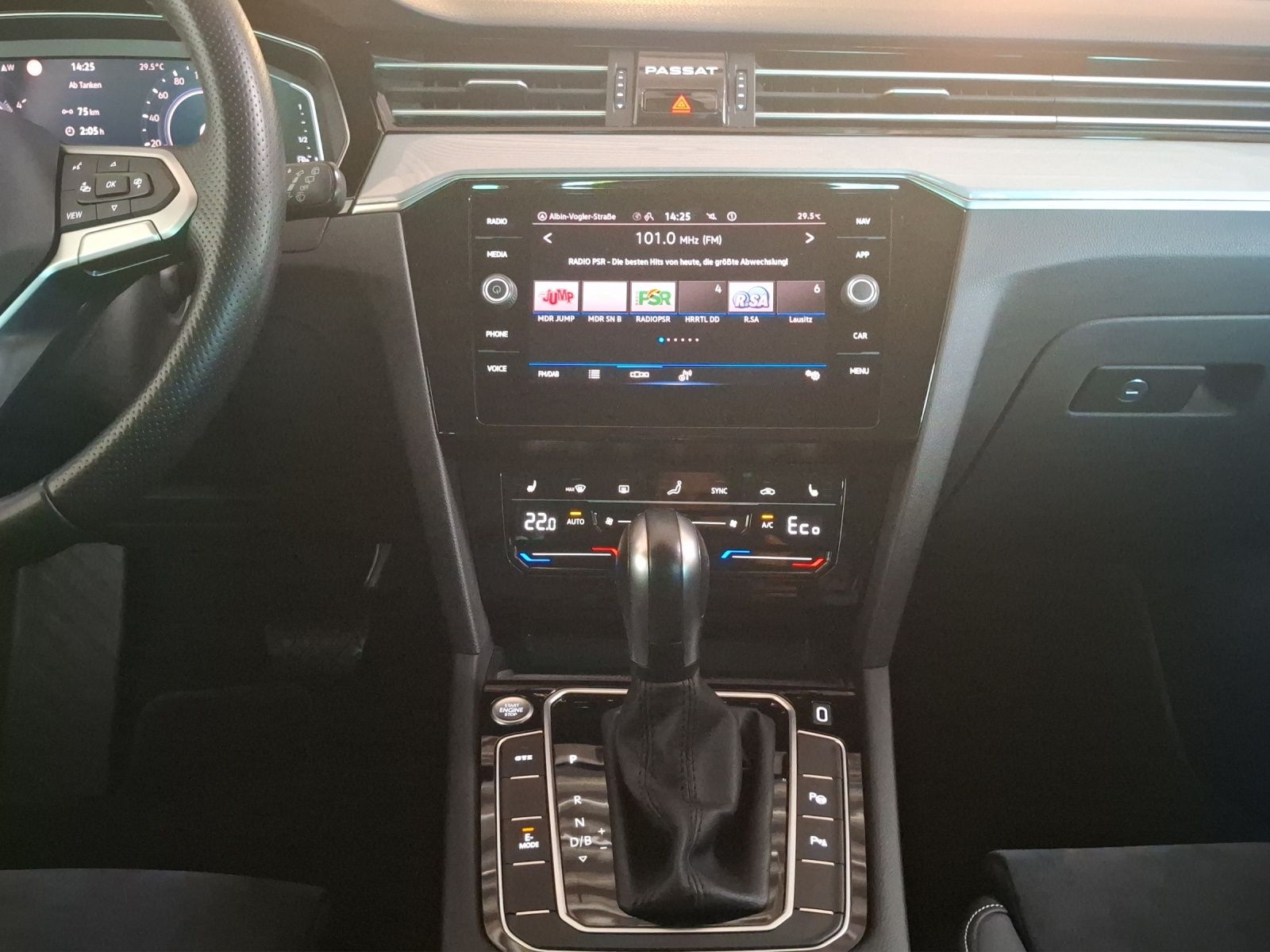 Fahrzeugabbildung Volkswagen Passat Variant GTE DSG Standhzg. Matrix AHK Navi