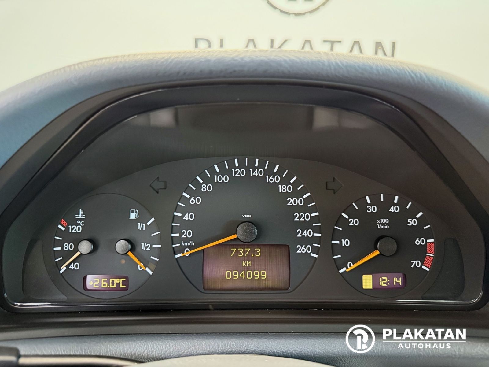 Fahrzeugabbildung Mercedes-Benz CLK 320 Elegance V6 Tempomat MB-Service