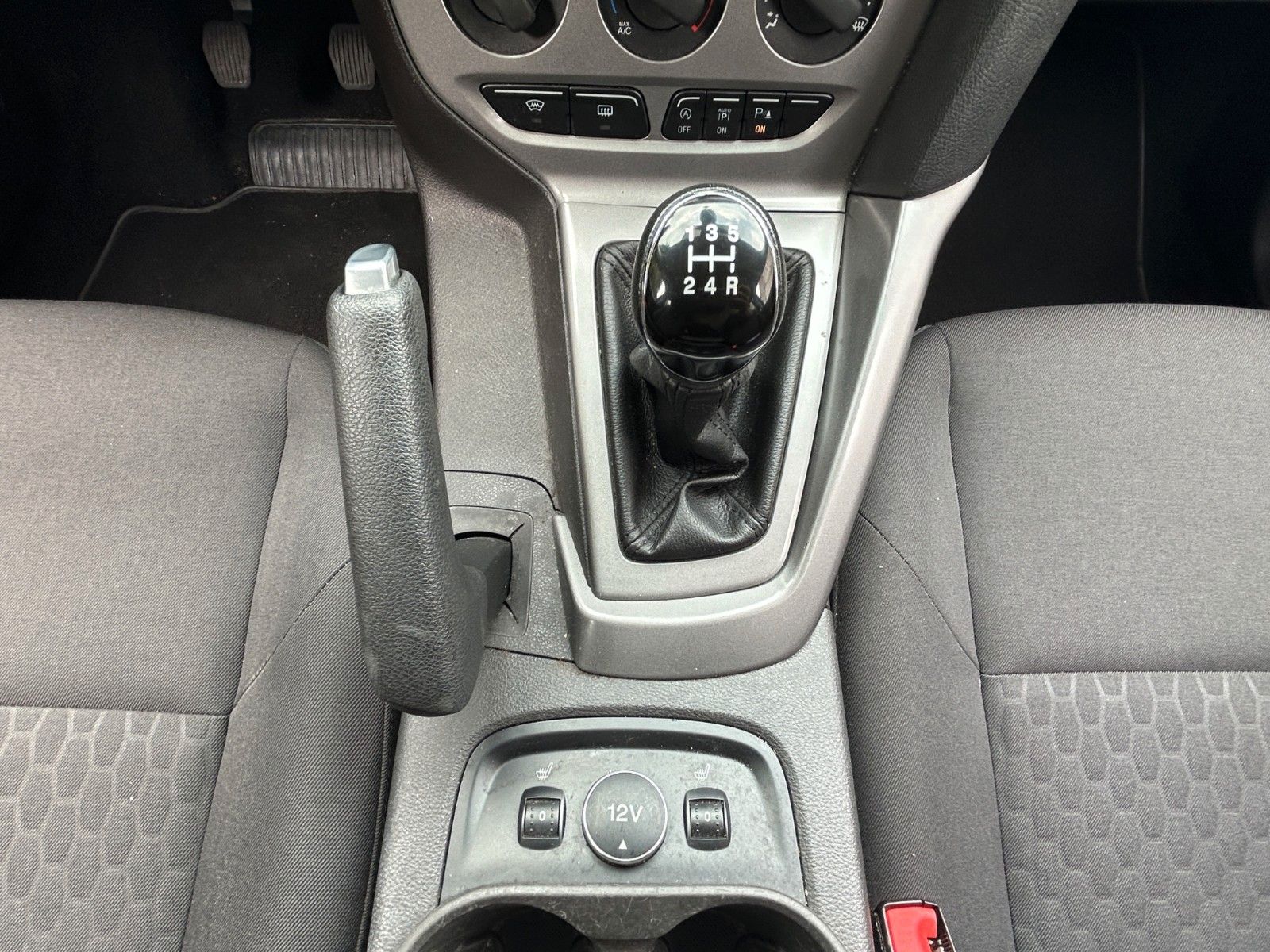Fahrzeugabbildung Ford Focus Turnier Sync/TÜV, Service&Zahnriemen Neu /