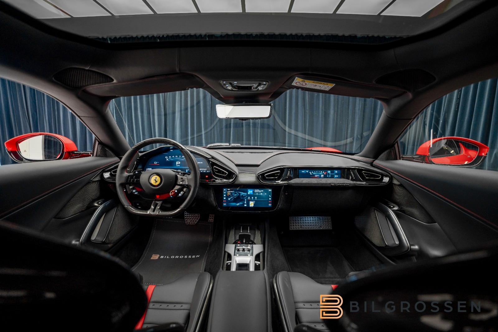 Ferrari Coupe 6.5 V12 CARBON LIFT PASSENGER DISPLAY