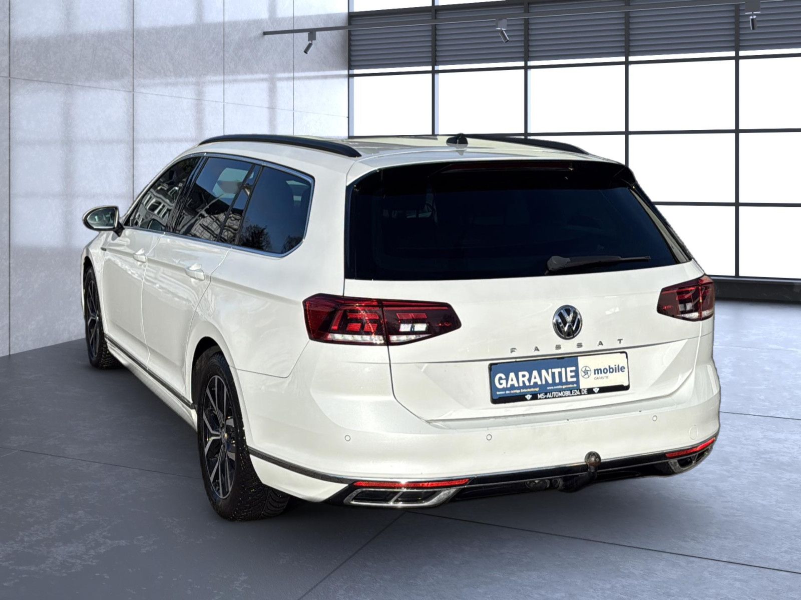 Fahrzeugabbildung Volkswagen Passat Variant Business/ AHK / Bremsen vo+hi neu