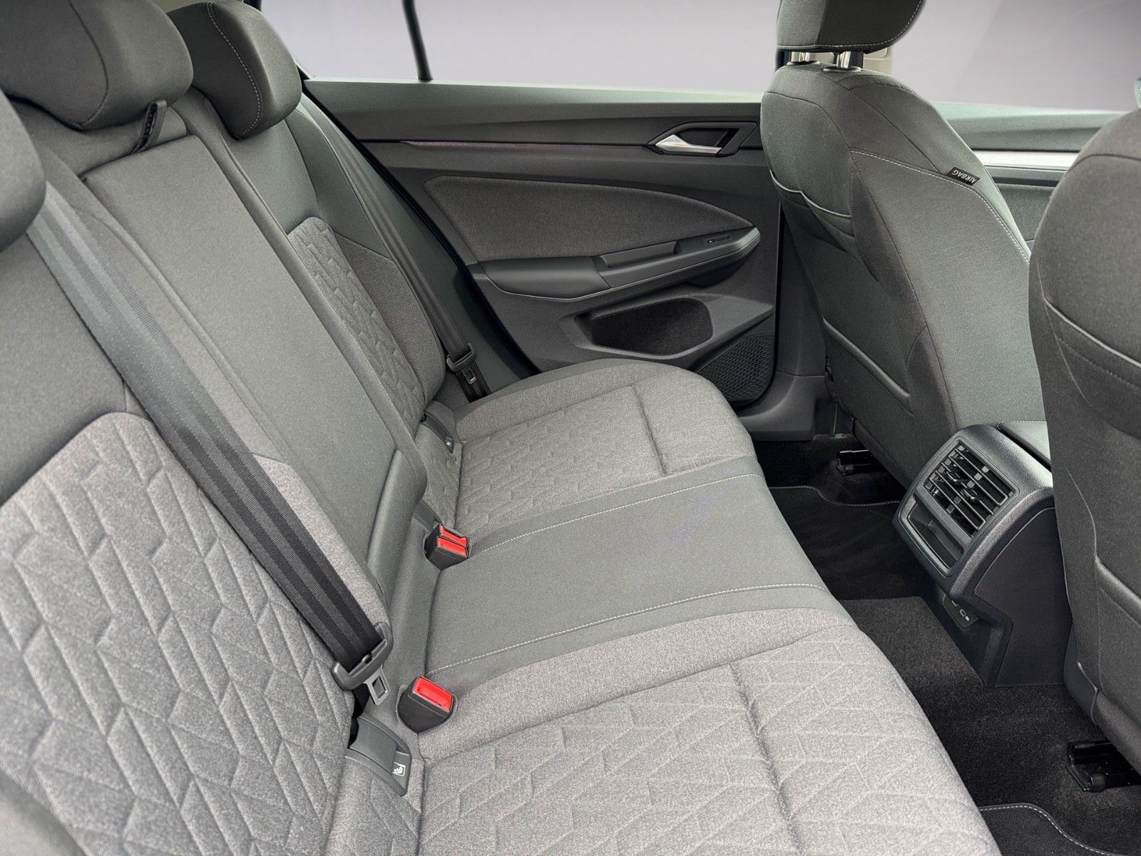 Fahrzeugabbildung Volkswagen Golf VIII Lim. 1.5 TSI Life