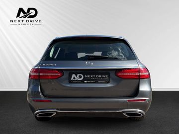 Mercedes E 220 - 4