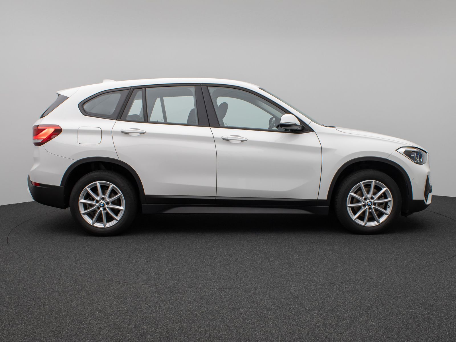 Fahrzeugabbildung BMW X1 sD18i Kamera DAB Alarm LED Navi Sport Geschwi