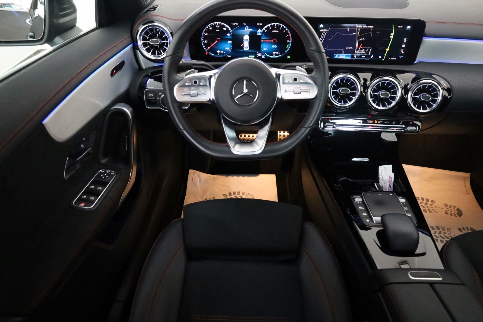 Fahrzeugabbildung Mercedes-Benz CLA 250 e,AMG-line,Leder,Navi,LED,SH,Kamera