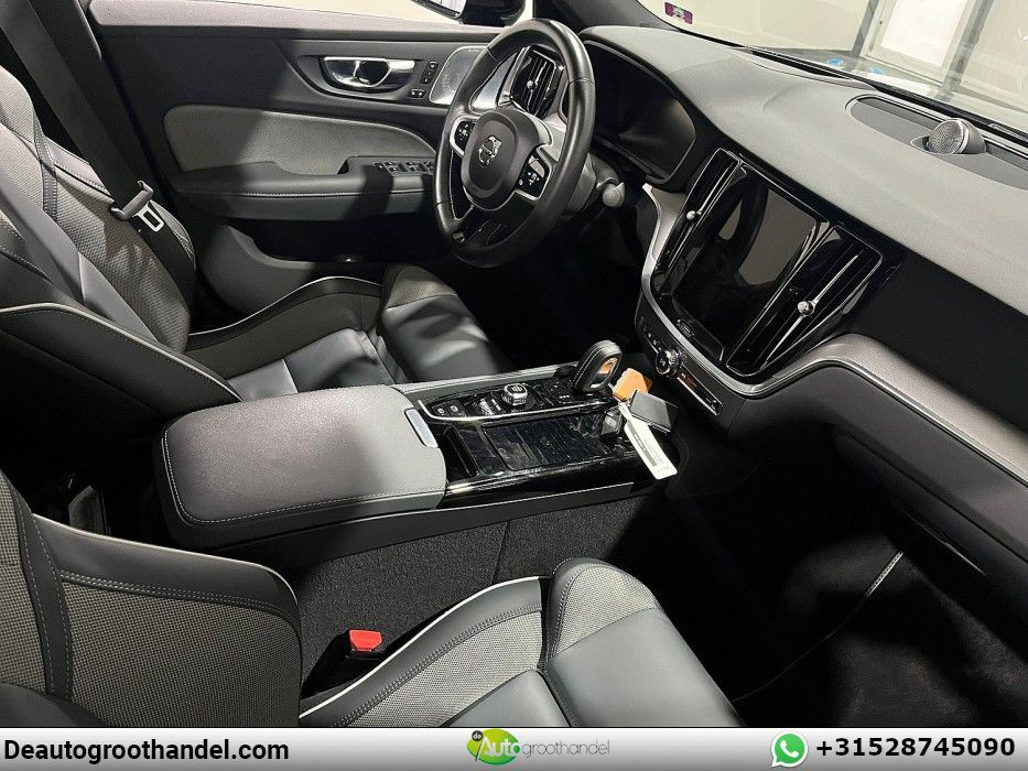 Volvo S60 2.0 Recharge T8 AWD R-Design Pano imagem 3