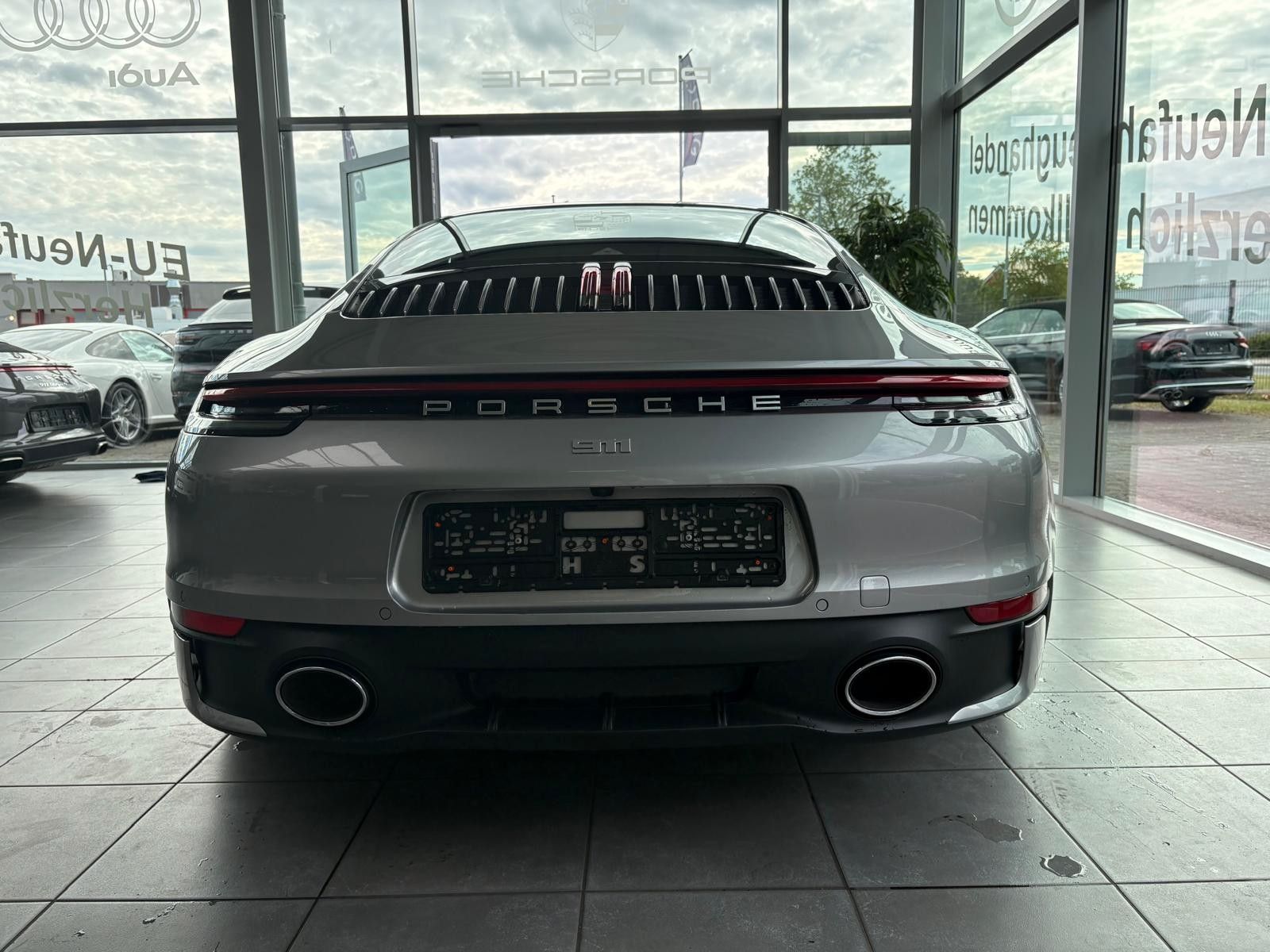 Fahrzeugabbildung Porsche 911 Carrera 4S Sport Design VollAusst.