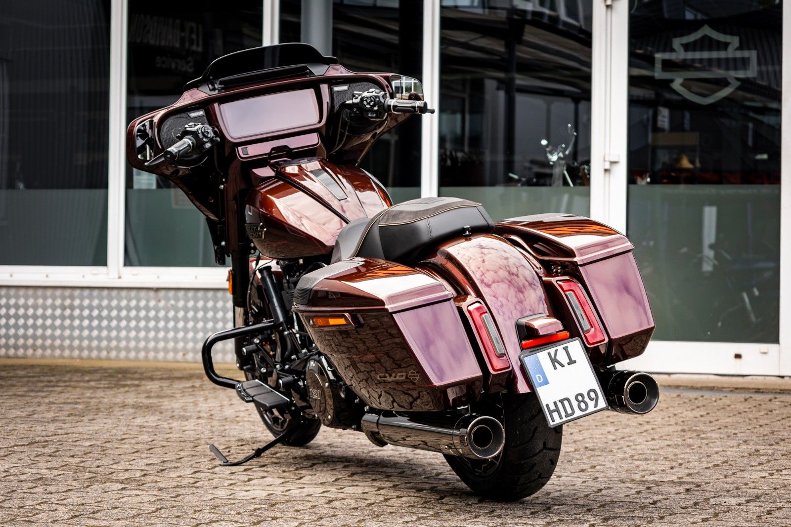 Fahrzeugabbildung Harley-Davidson CVO Street Glide FLHXSE 121 Cui - Jekill & Hyde