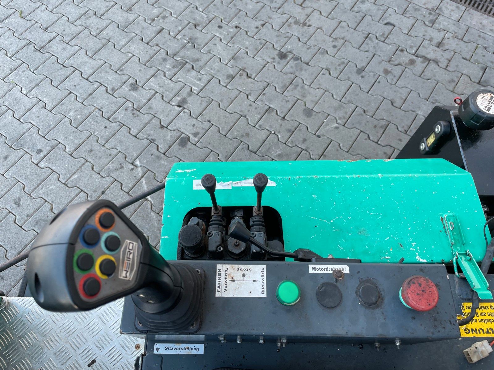 Fahrzeugabbildung Andere Weiro TM 800 SH / 904h / Bitumenspritzmaschine