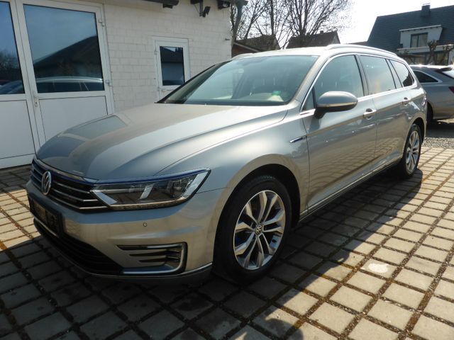 VW Passat Variant GTE *Alcantara*AHK*NAVI*SHZ*
