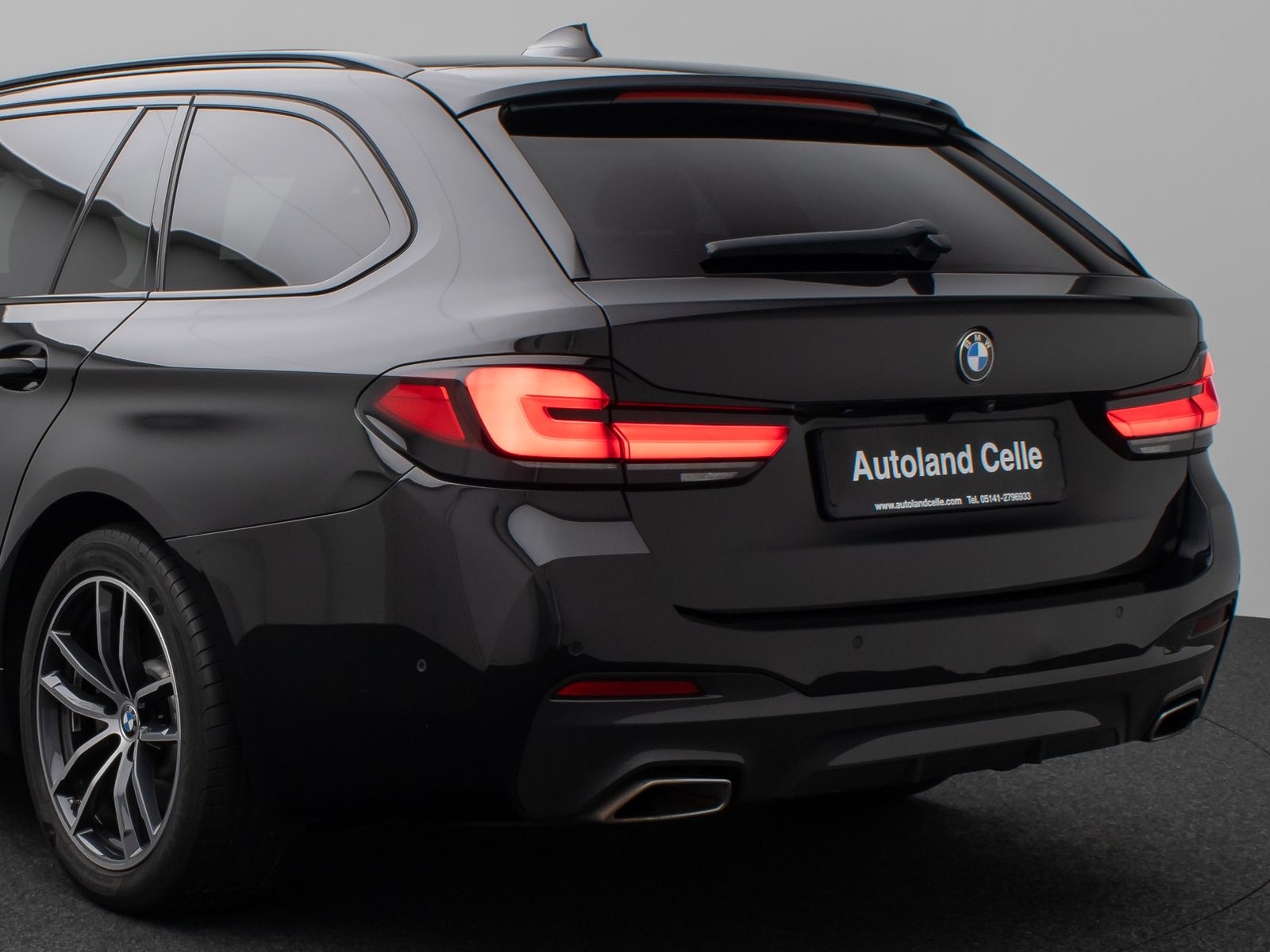 Fahrzeugabbildung BMW 520d xD M Sport Kamera HUD DAB HiFi Stop&Go AHK