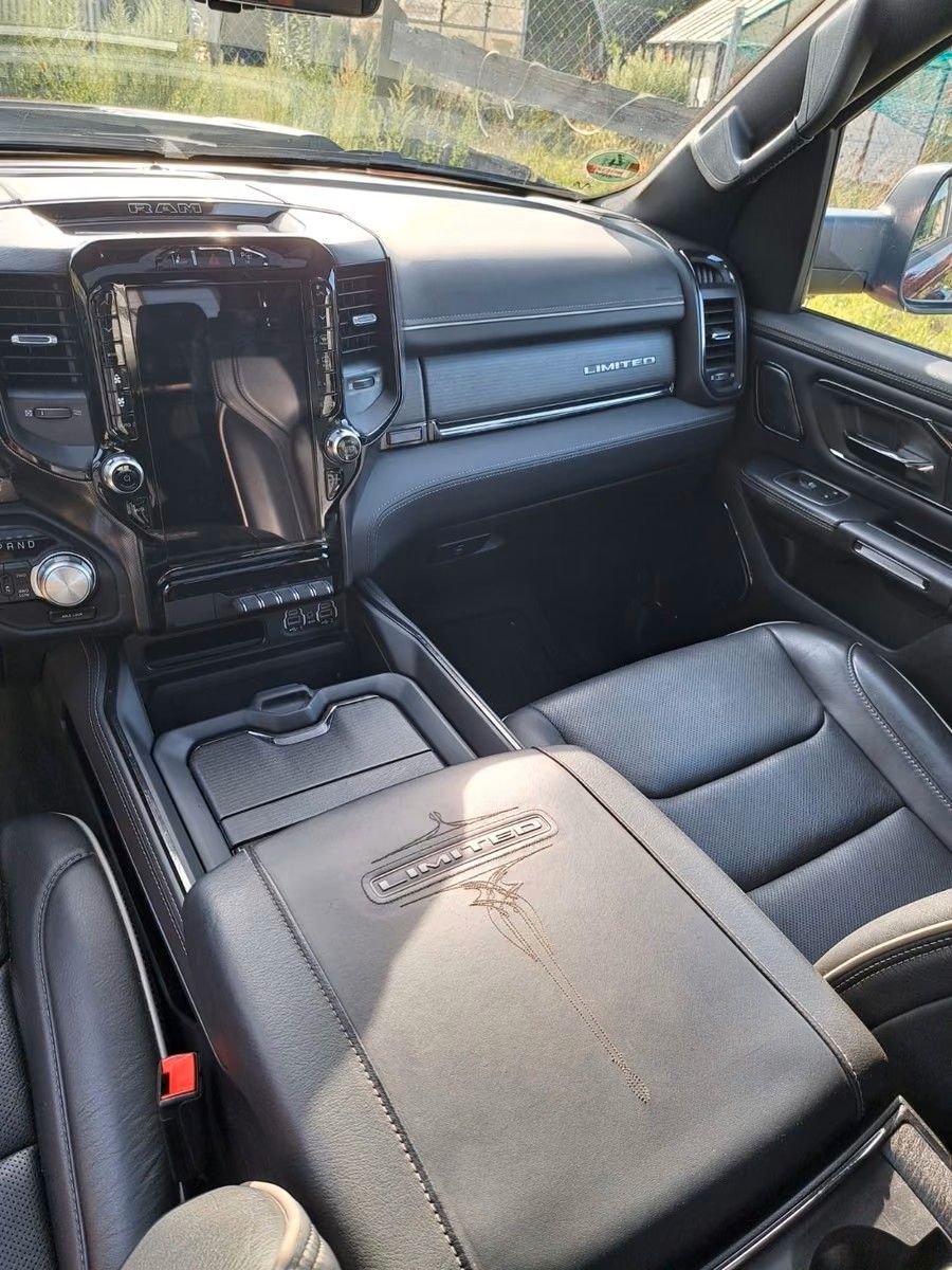 Fahrzeugabbildung Dodge RAM 1500 Limited Night *PANO*LPG*Klappe*Winch