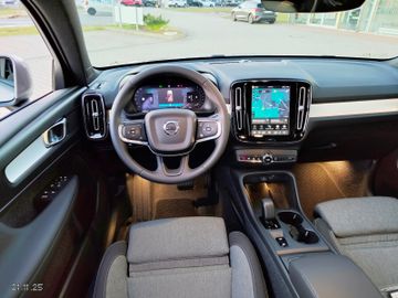 Volvo XC 40 XC40 Core 2WD KLIMA-LED-SHZG-NAVI-FSHZG