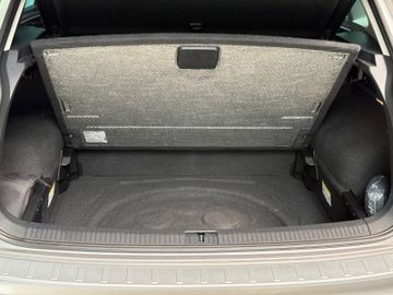 Volkswagen Tiguan - 12