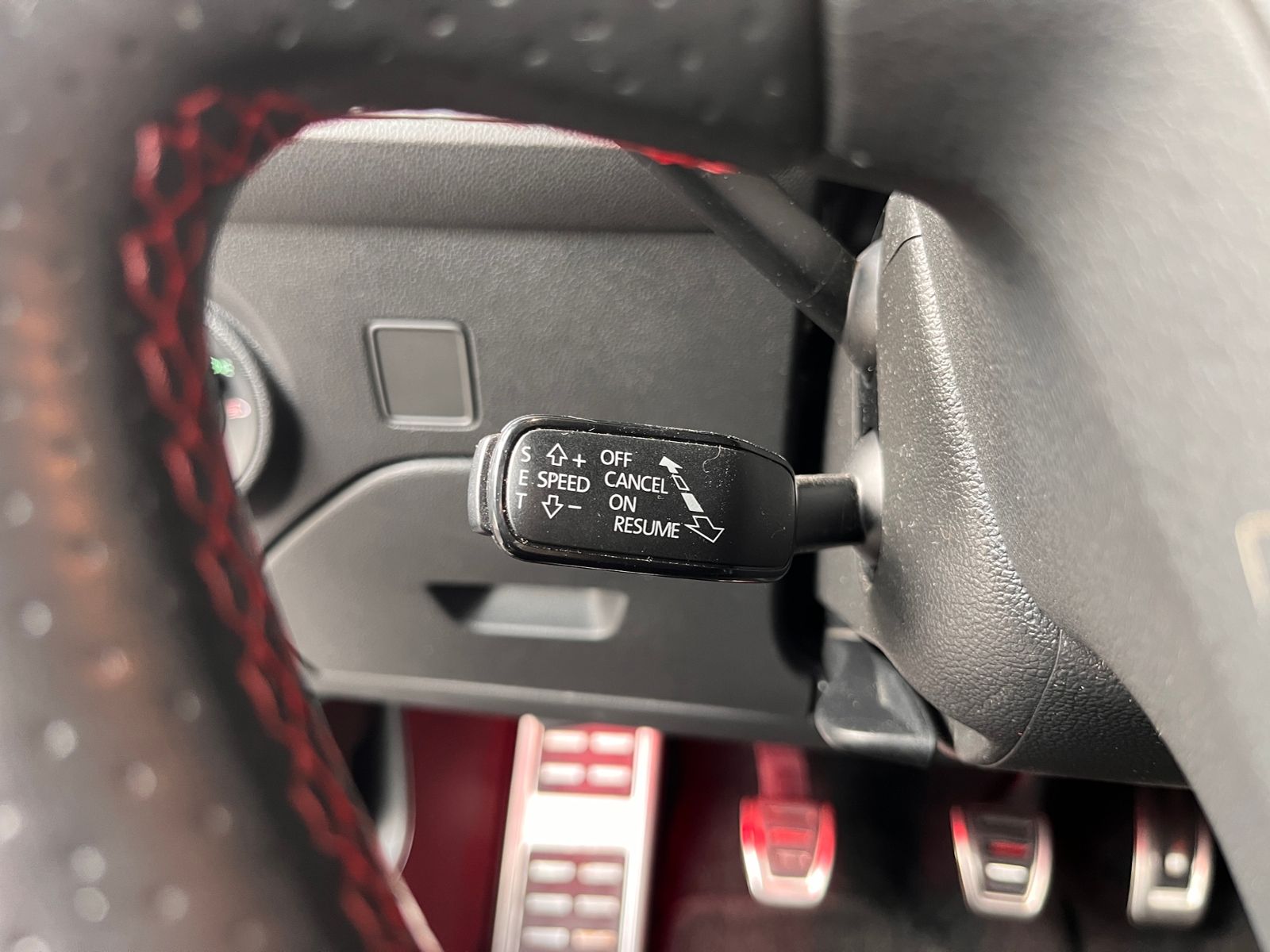 Fahrzeugabbildung SEAT Leon ST FR KLIMA LED NAVI ALU