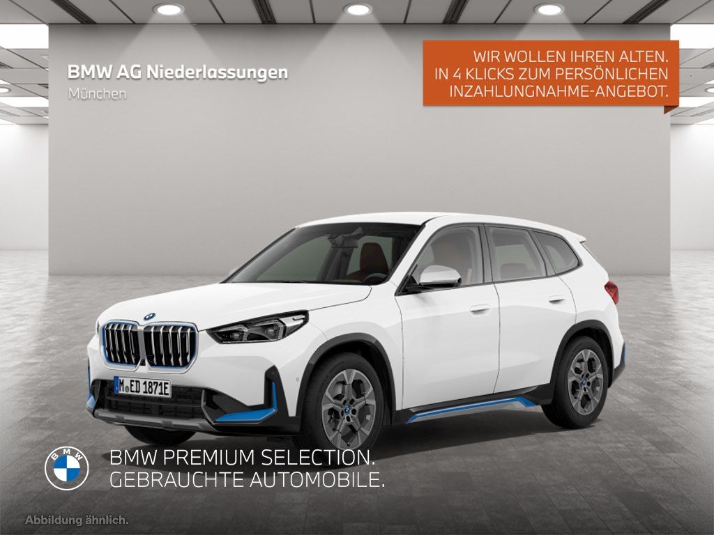 BMW iX1 xDrive30 AHK LiveCockpitProf Head-Up Kamera foto 1