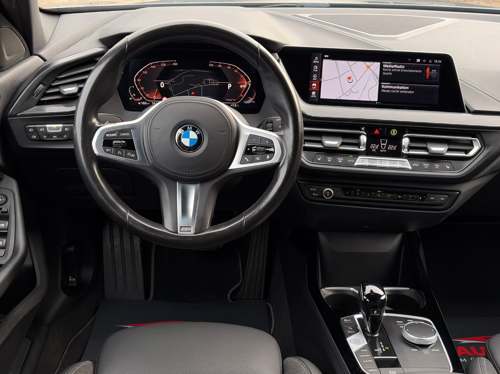 Fahrzeugabbildung BMW 120i Aut. Sport Line Shad HIFI CarPlay AHK SHZ