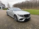 Mercedes-Benz S 560 4MATIC L - - Mercedes-Benz S 560 mit Benzin-Antrieb: Automatik