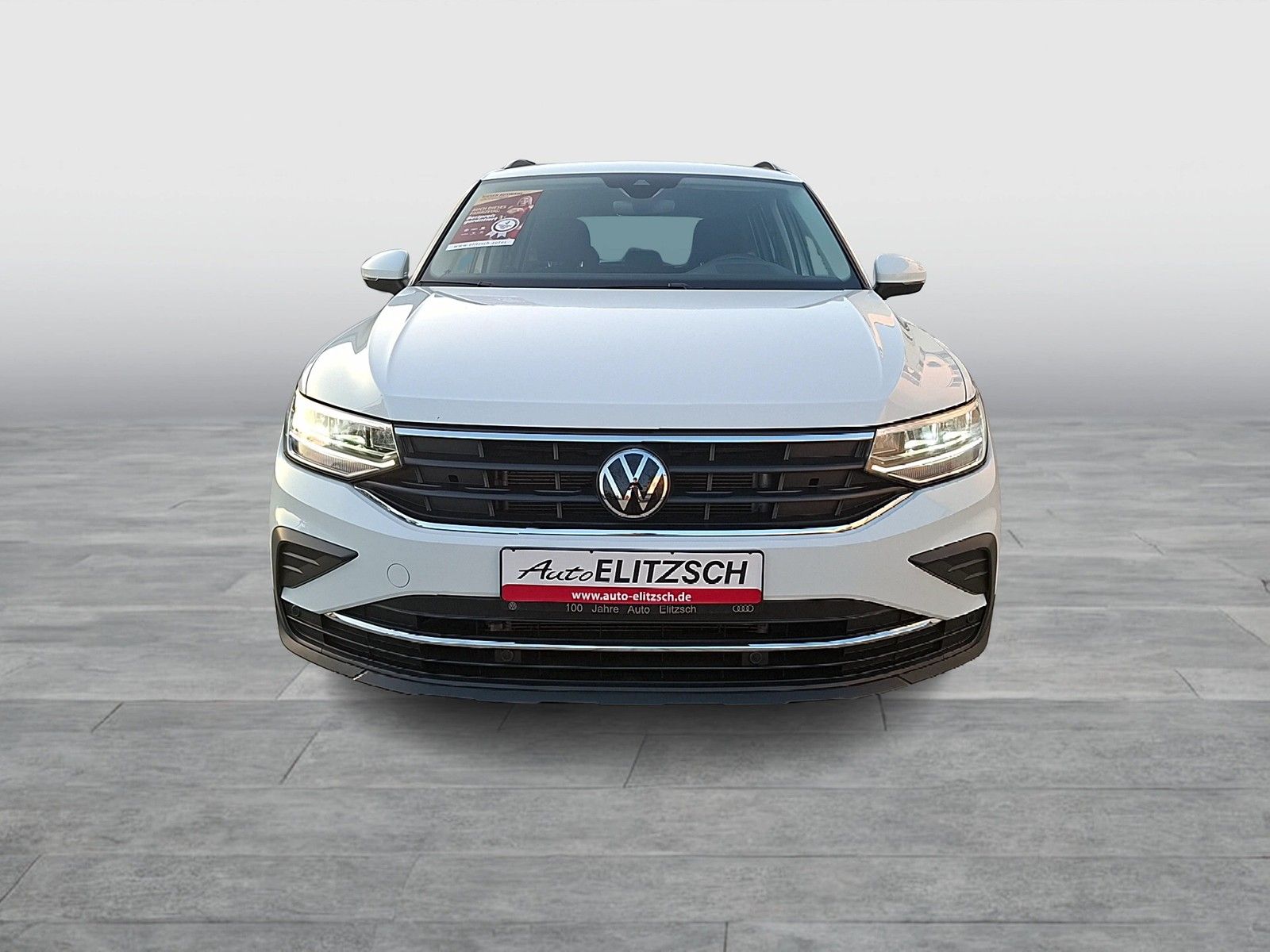 Fahrzeugabbildung Volkswagen Tiguan TDI Life DSG 4M LED AHK Navi AID HUD ACC