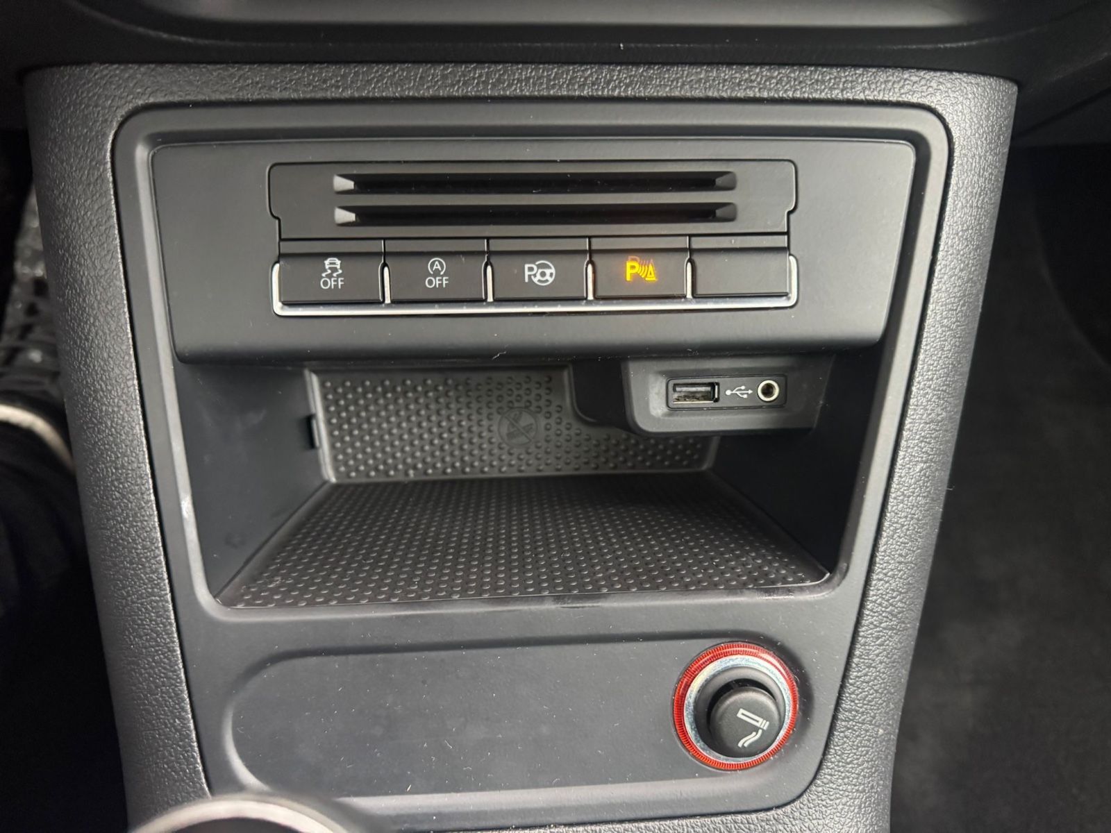 Fahrzeugabbildung Volkswagen Tiguan Sport & Style BMT R Line Navi+Panorama+Xe