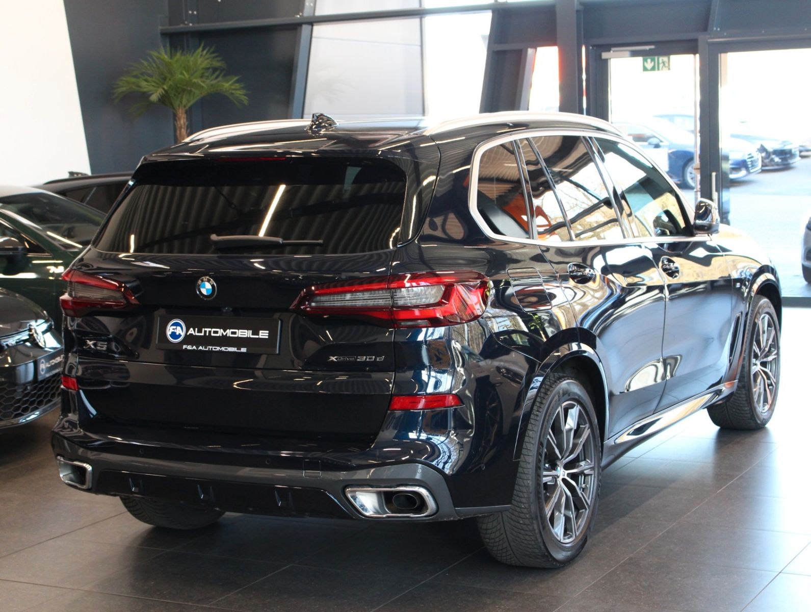 Fahrzeugabbildung BMW X5 xDrive30d M-Sport*PNRM*HUD*Kamera