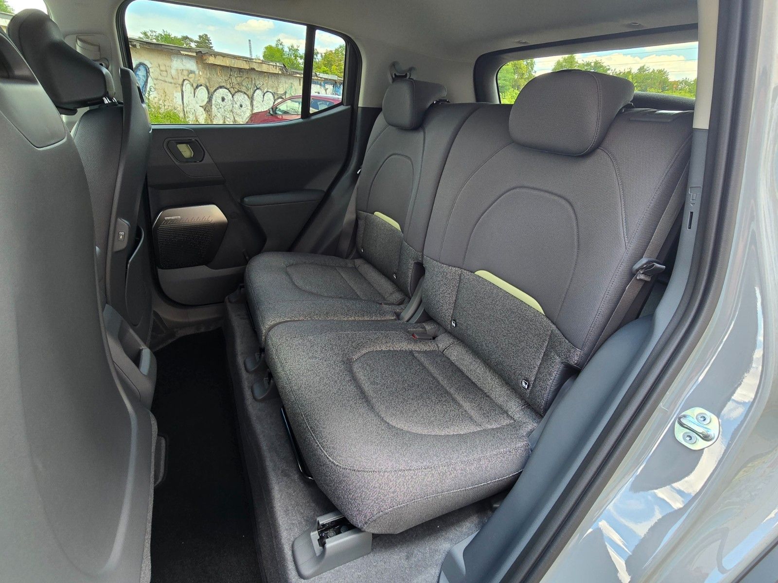 Fahrzeugabbildung Kia EV2 42.2 4S EARTH WIC 22AC TEC DWP DES