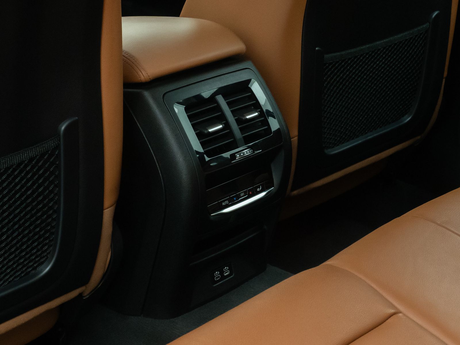 Fahrzeugabbildung BMW X3 xD20d LuxuryLine Alarm DAB Sport Leder 19Zoll