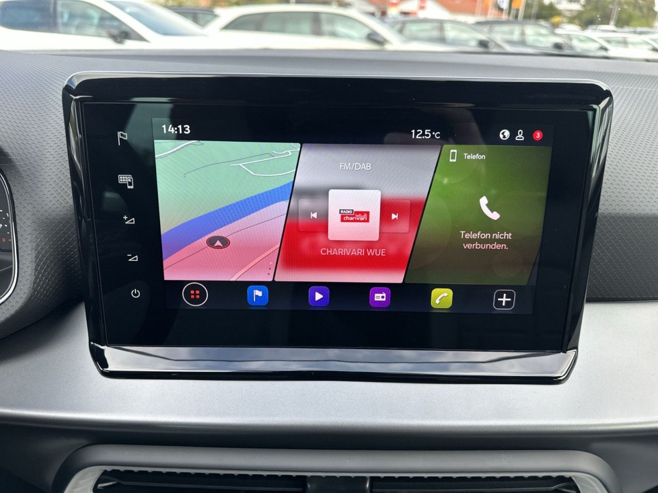 Fahrzeugabbildung SEAT Arona FR 1.0 TSI 116 PS 6-Gang - mit KI generiert/bearbeitet