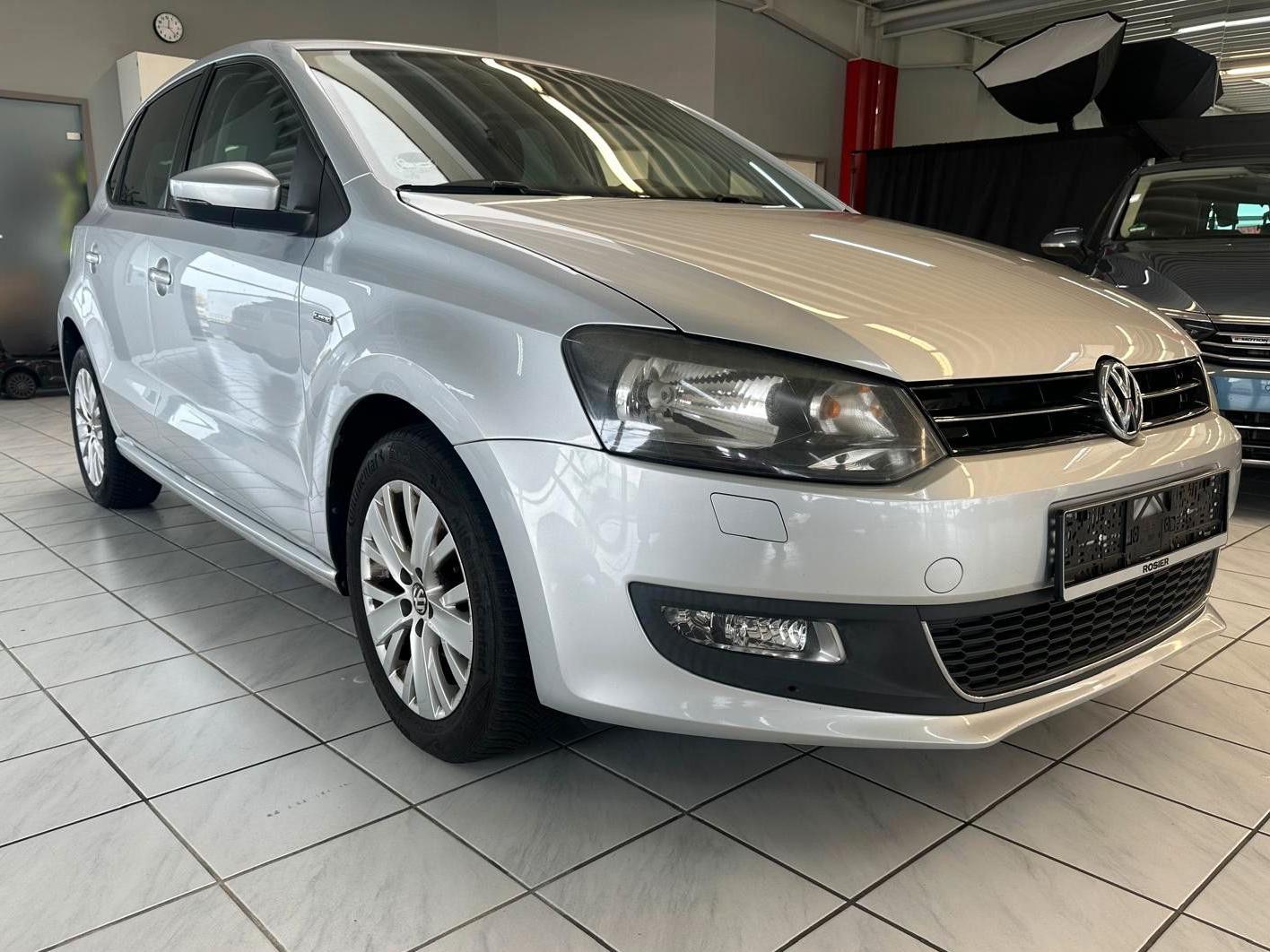 Volkswagen Polo V Life PDC SHZ Winter-Paket 8-fach bereift