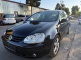 Volkswagen Golf 1.9 TDI DSG UNITED/SCHECKHEFT/1.HAND - Volkswagen Golf mit Diesel-Antrieb: Limousine, 1.9
